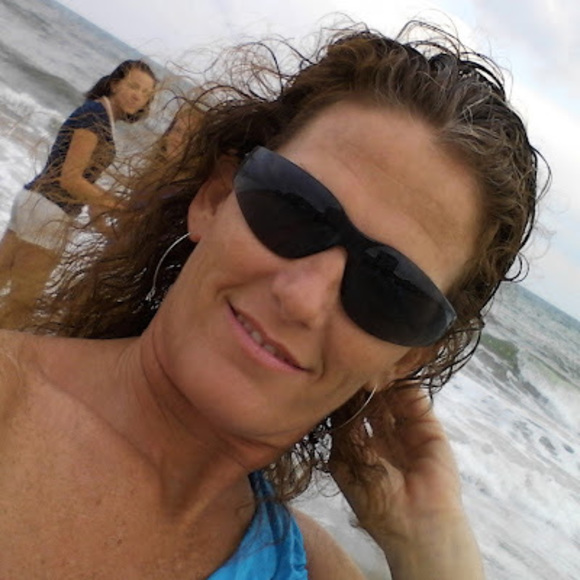 Meet your Posher, Charlene - Picture 1 of 1